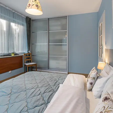 Tyrol Apartment *